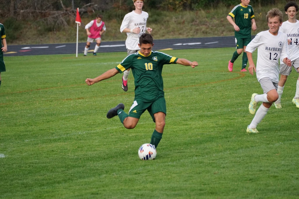 Gibsen Barnett controls the ball.